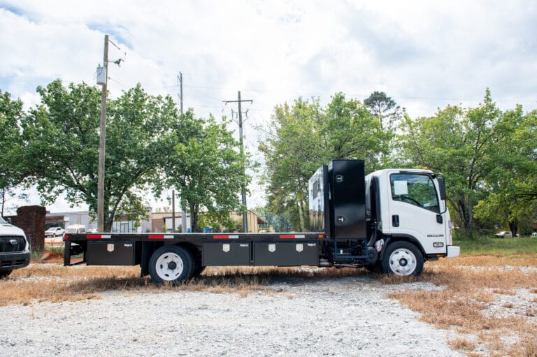 Flat bed truck