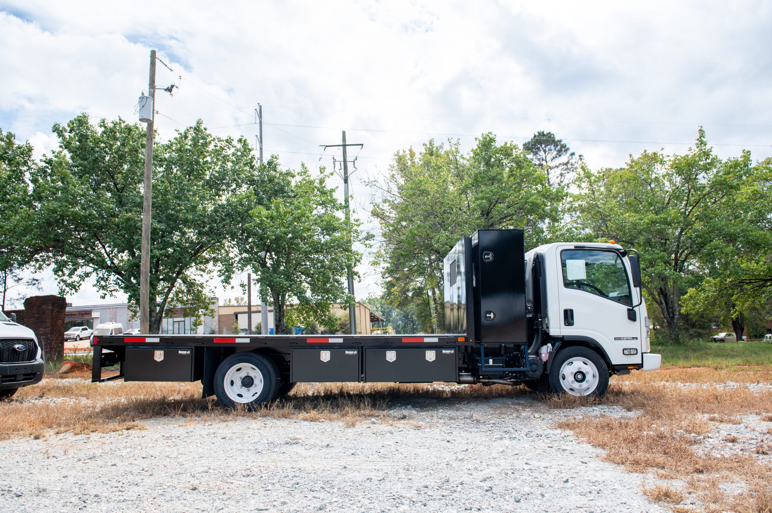 Flat bed truck