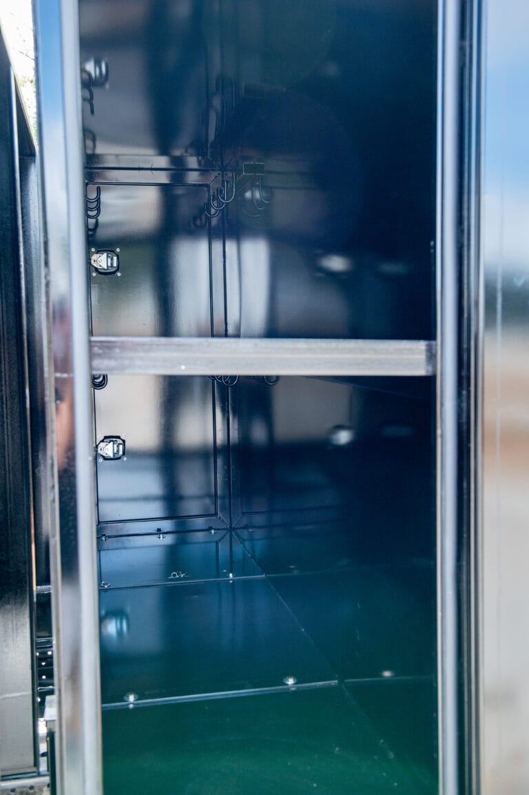 Storage cabinet