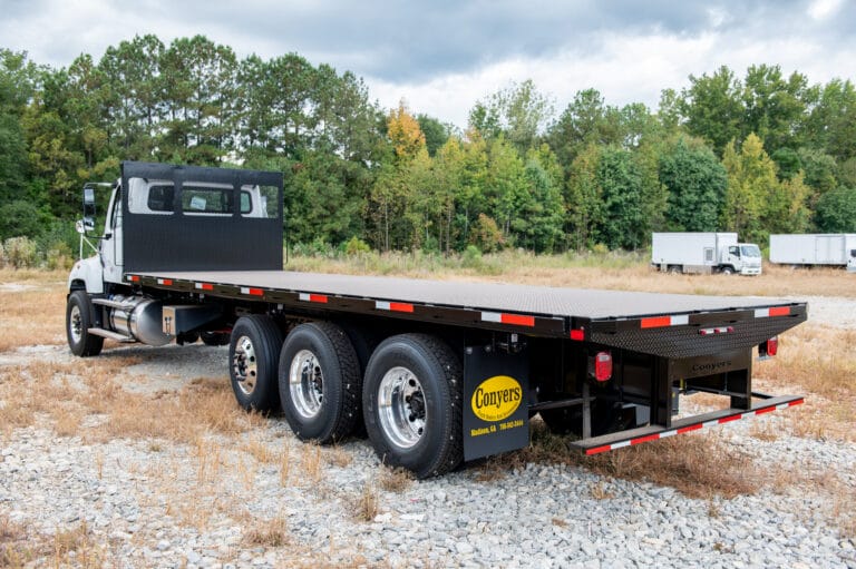 Flat bed truck